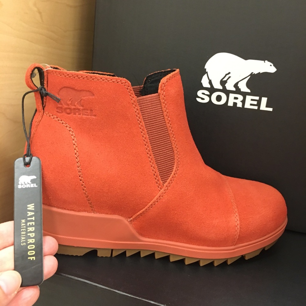 Warp Red Sorel Waterproof Ankle Booties 🧡❤️